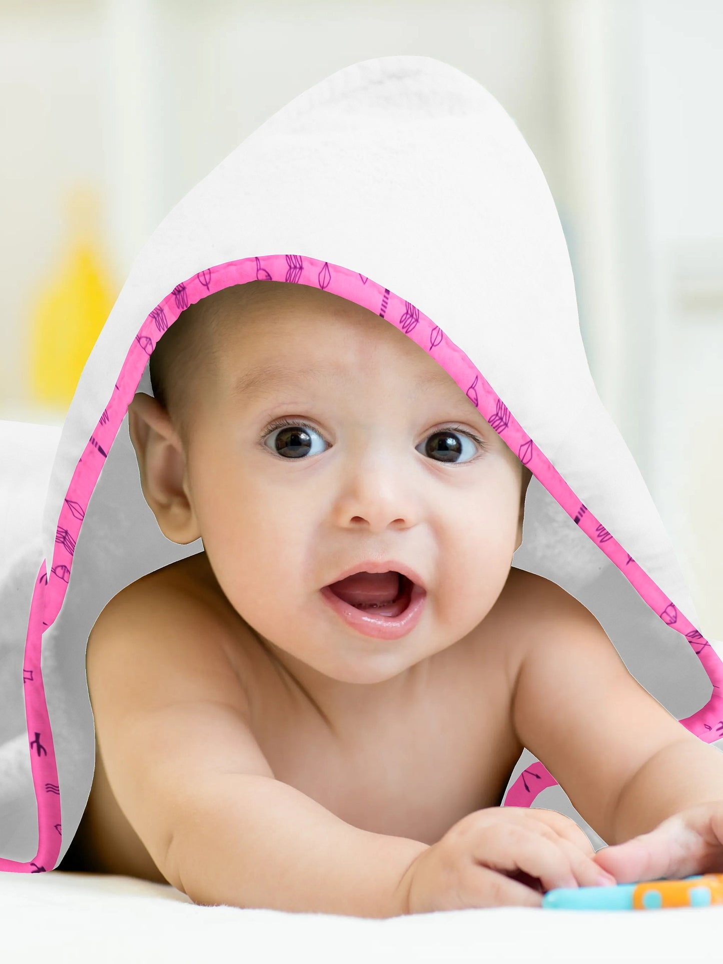 'Pink Line Drawing’ Organic Hooded Towel Set