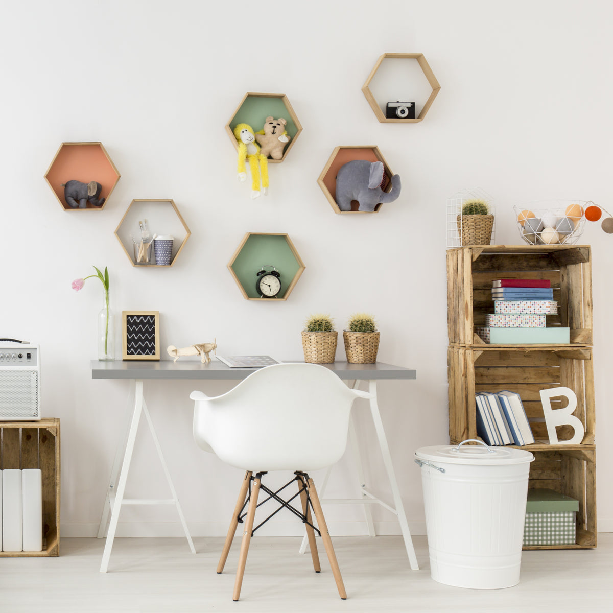 ‘Honeycomb Shelf’ Organic Decor