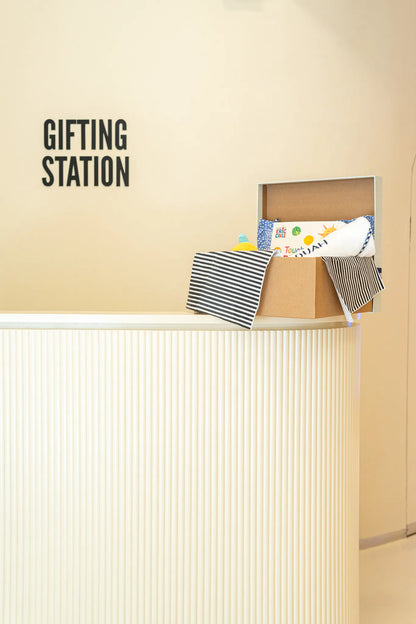 Luxury Baby Gift Box (newborn - 2y)